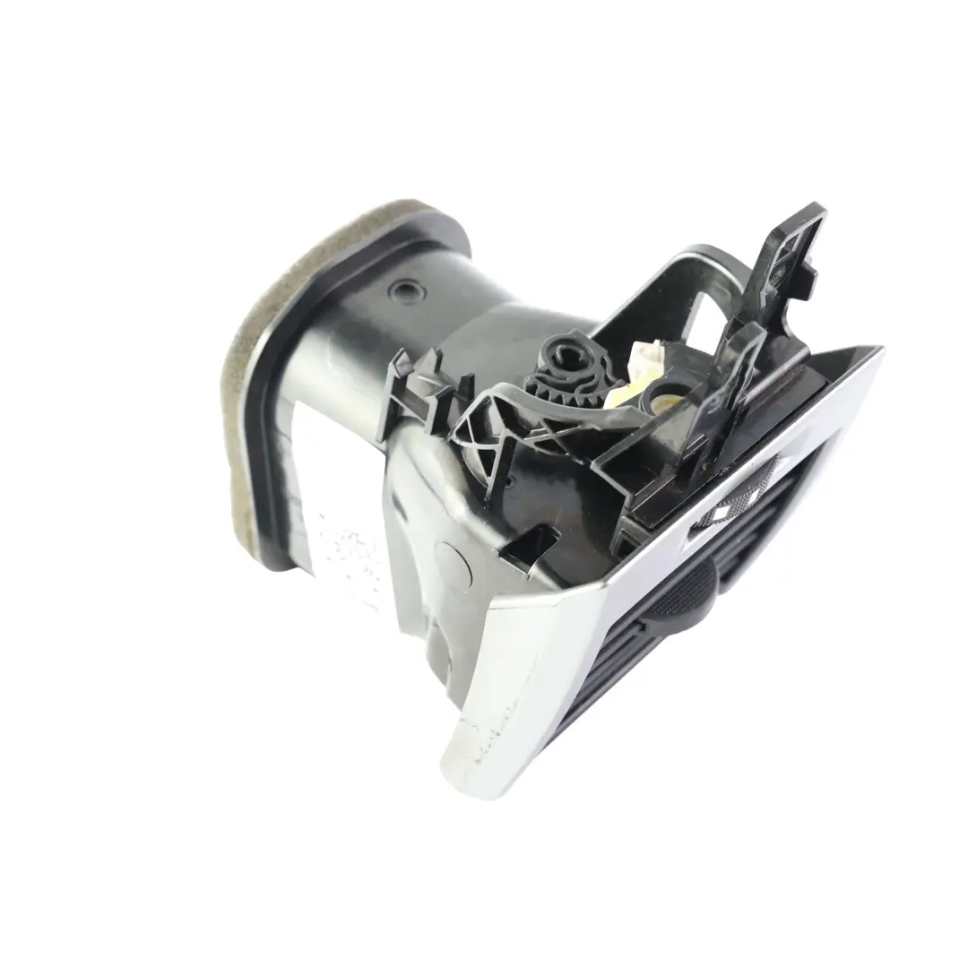Kratka Nawiewu Przednia Lewa Środkowa do Range Rover Sport L320 o numerze JBD500170 Range Rover Sport L320 Kratka Nawiewu Przednia Lewa Środkowa - SKU JBD500170 - Numer Części JBD500170