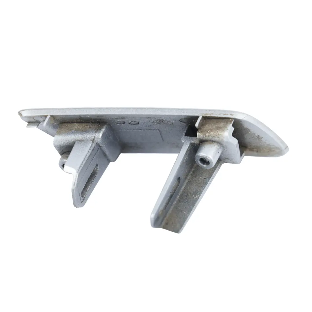 Tapa Cubre Lavafaros Izquierdo Hakuba Plata 2459 para Range Rover Sport L494 con número de pieza JK62-13L019-AAW Range Rover Sport L494 Tapa Cubre Lavafaros Izquierdo Hakuba Plata 2459 - SKU JK62-13L019-AAW-HSI - Número de pieza JK62-13L019-AAW