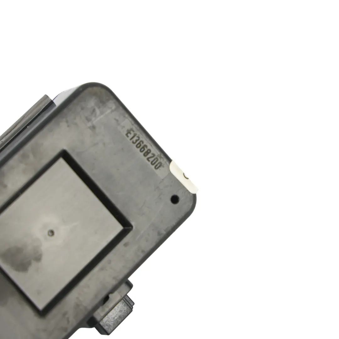 Antenna Amplifier Module ECU to Land Rover Range Rover Evoque L551 with Part number K8D2-15K602-BD Land Rover Range Rover Evoque L551 Antenna Amplifier Module ECU - SKU K8D2-15K602-BD - Part number K8D2-15K602-BD