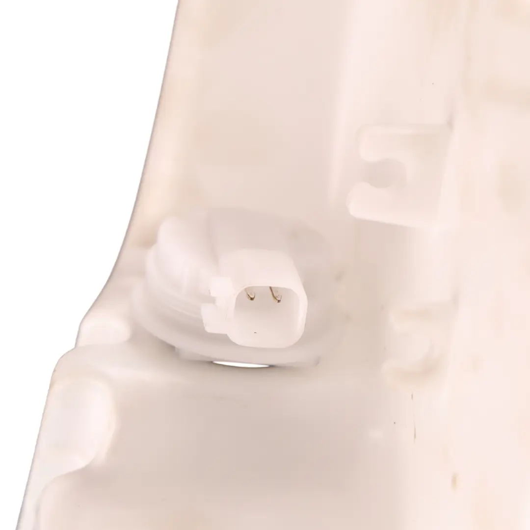 Windscreen Washer Bottle Tank K8D2-17B613-BD to Range Rover Evoque L551 with Part number K8D2-17B613-AC Range Rover Evoque L551 Windscreen Washer Bottle Tank K8D2-17B613-BD - SKU K8D2-17B613-AC - Part number K8D2-17B613-AC