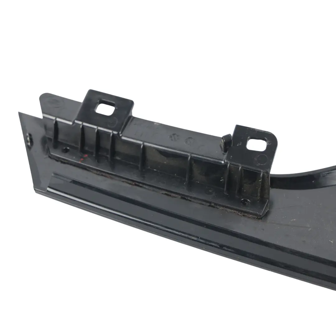 Range Rover Evoque L551 Garniture Montant D Couvercle Gauche - SKU K8D2-254A43-AD - Numéro de pièce K8D2-254A43-AD