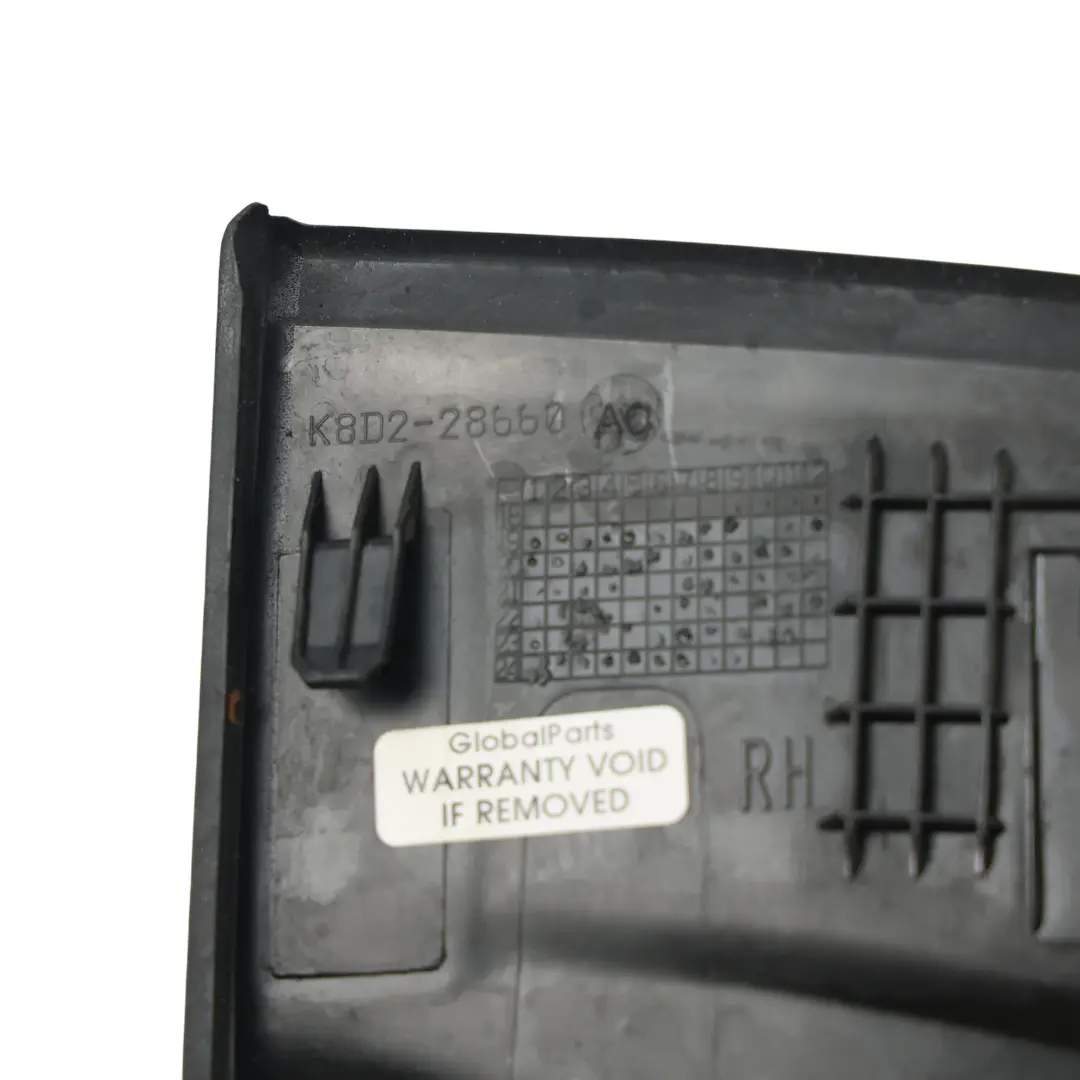 Range Rover Evoque L551 Garniture Couvercle Feu Arrière Droit - SKU K8D2-28660-AC - Numéro de pièce K8D2-28660-AC