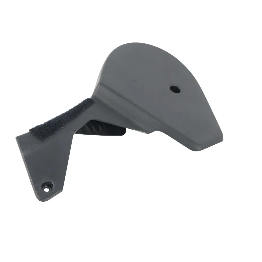Przedni Prawy Czarny Panel Tapicerki do Land Rover Velar L560 o numerze L0500309 Land Rover Velar L560 Przedni Prawy Czarny Panel Tapicerki - SKU L0500309 - Numer Części L0500309