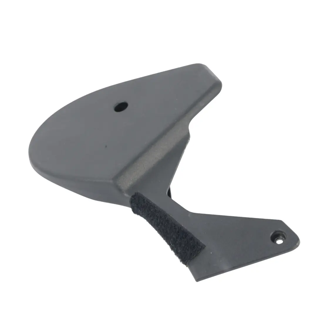 Przedni Prawy Czarny Panel Tapicerki do Land Rover Velar L560 o numerze L0500309 Land Rover Velar L560 Przedni Prawy Czarny Panel Tapicerki - SKU L0500309 - Numer Części L0500309