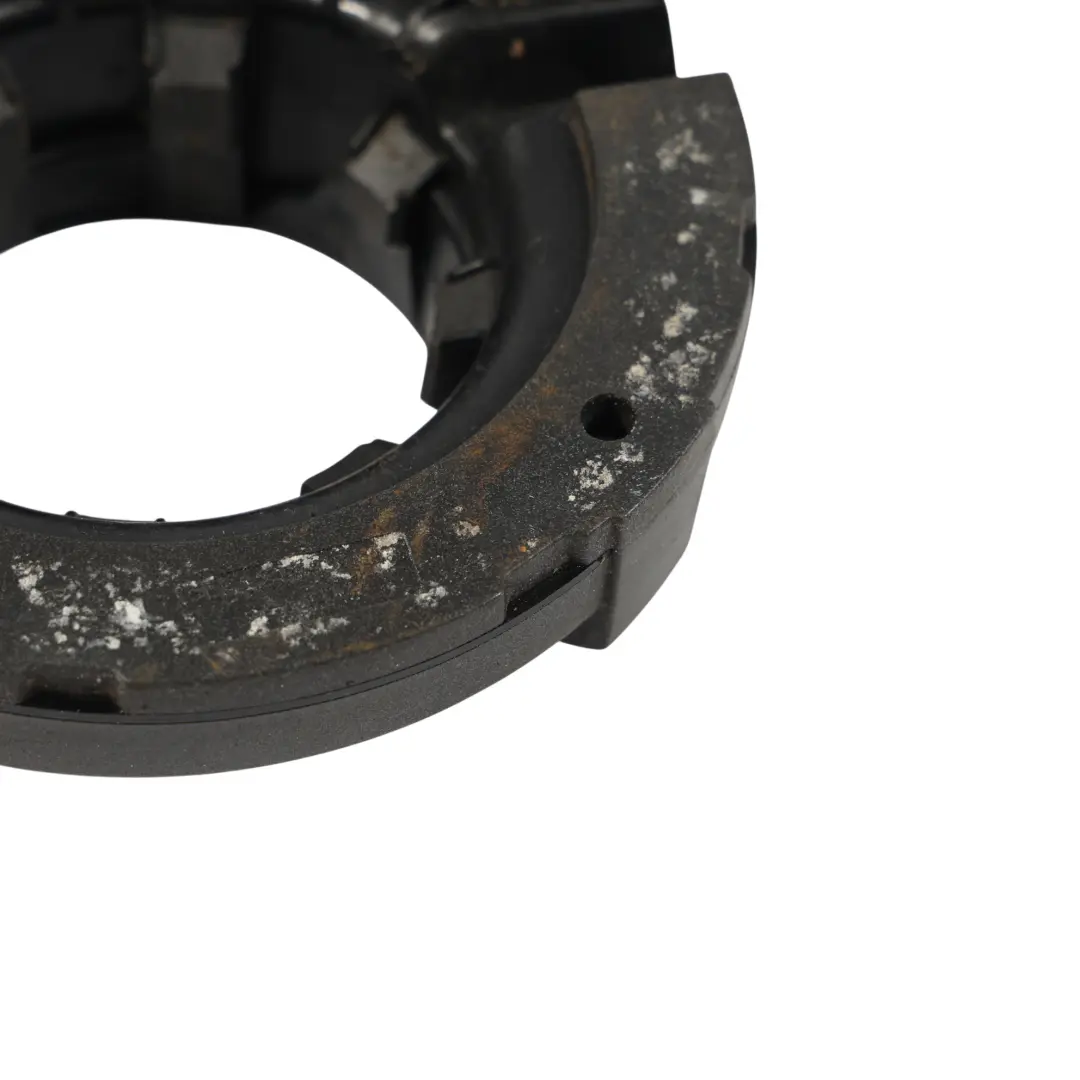 Uszczelka Mocowanie Sprężyny Tył Tylnej do Range Rover Velar L560 o numerze L8A2-5599-AA Range Rover Velar L560 Uszczelka Mocowanie Sprężyny Tył Tylnej - SKU L8A2-5599-AA - Numer Części L8A2-5599-AA