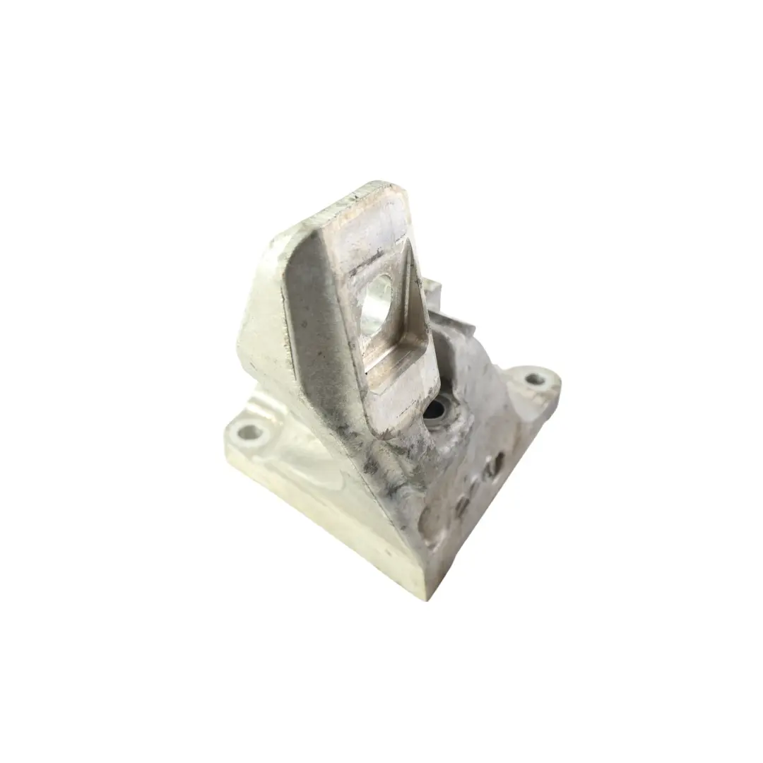 Range Rover L405 Engine Mount Right O/S Supporting Bracket 4.4 SDV8 CPLA-6037-DC - SKU LR033182 - Part number LR033182