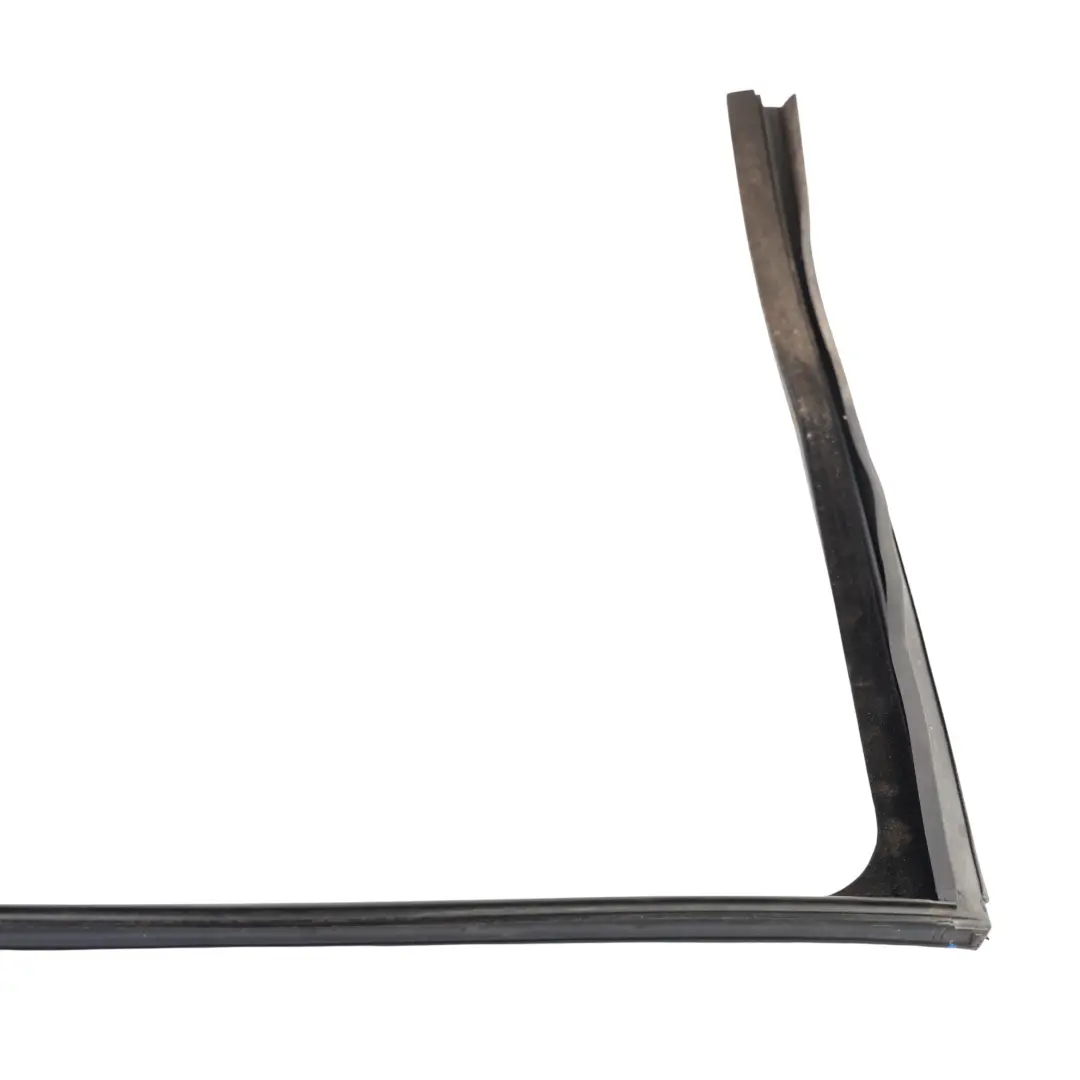 Joint Cadre Vitre Porte Arrière Gauche pour Range Rover L538 à propos du numéro de pièce LR040927 Range Rover L538 Joint Cadre Vitre Porte Arrière Gauche - SKU LR040927-1 - Numéro de pièce LR040927