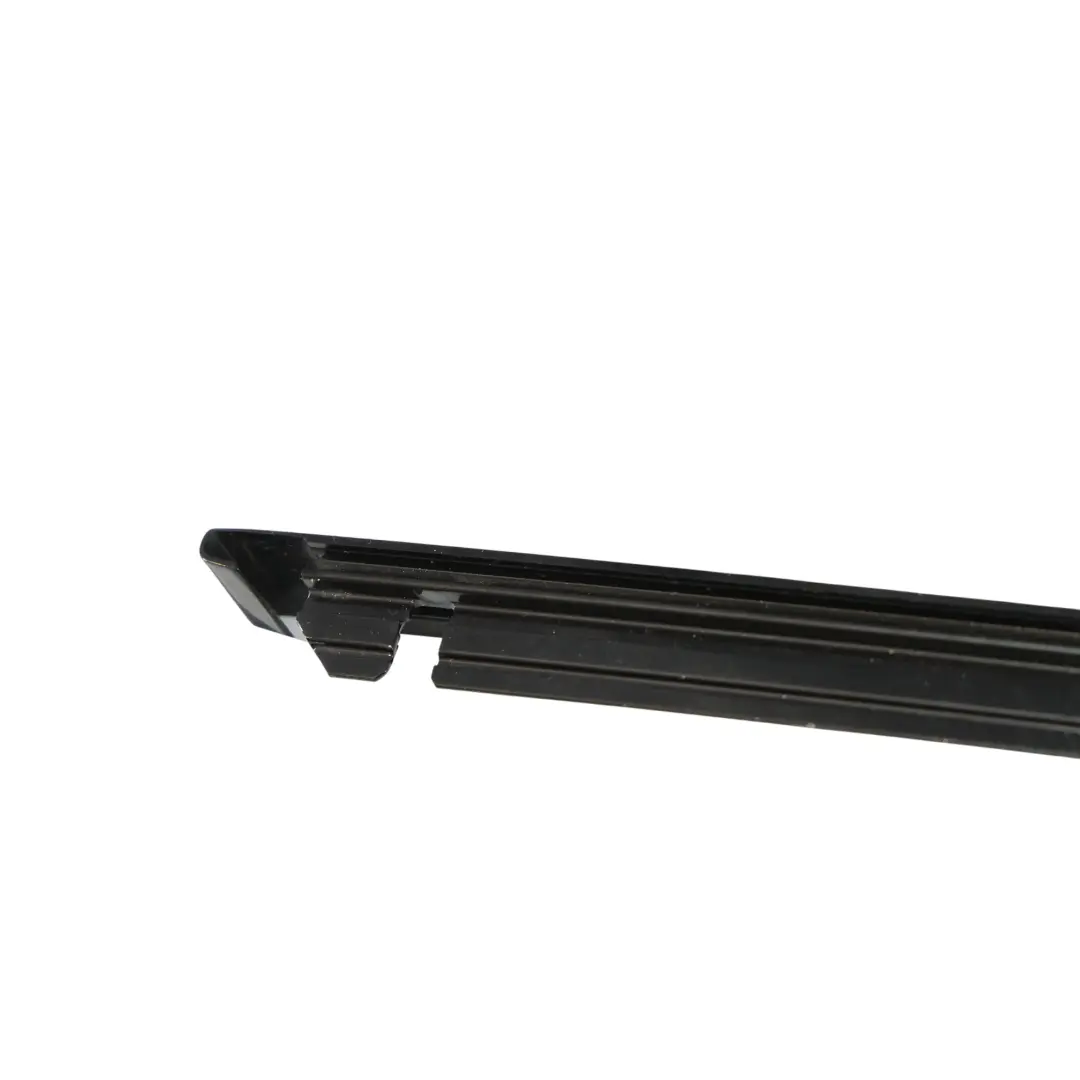 Listwa Drzwi Przednia Lewa do Land Rover Range Rover Sport L494 o numerze LR043749 Land Rover Range Rover Sport L494 Listwa Drzwi Przednia Lewa - SKU LR043749 - Numer Części LR043749
