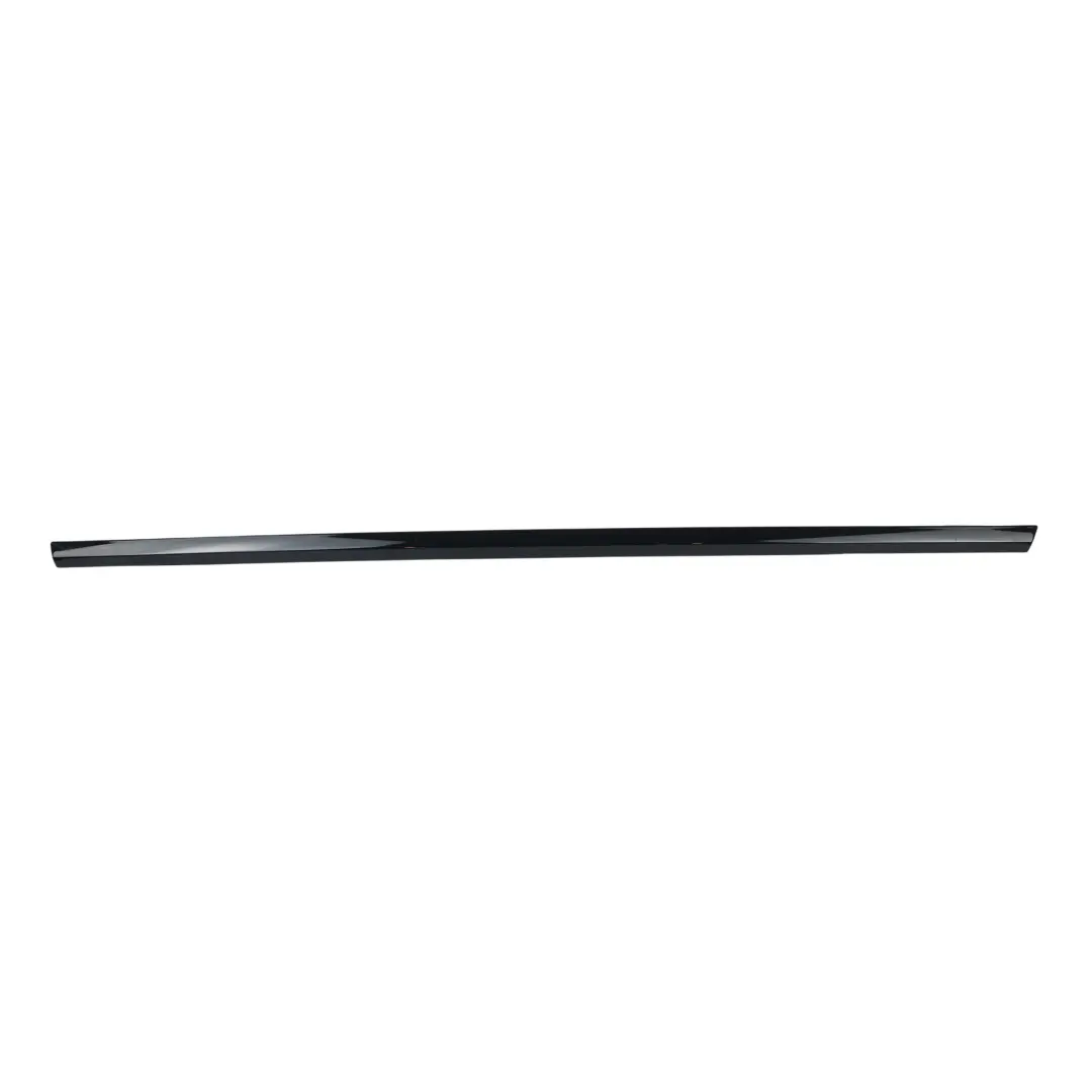 Uszczelka Listwa Szyby Tylnej Dolna Prawa DK62-25596-AA do Range Rover L494 o numerze LR043787 Range Rover L494 Uszczelka Listwa Szyby Tylnej Dolna Prawa DK62-25596-AA - SKU LR043787 - Numer Części LR043787
