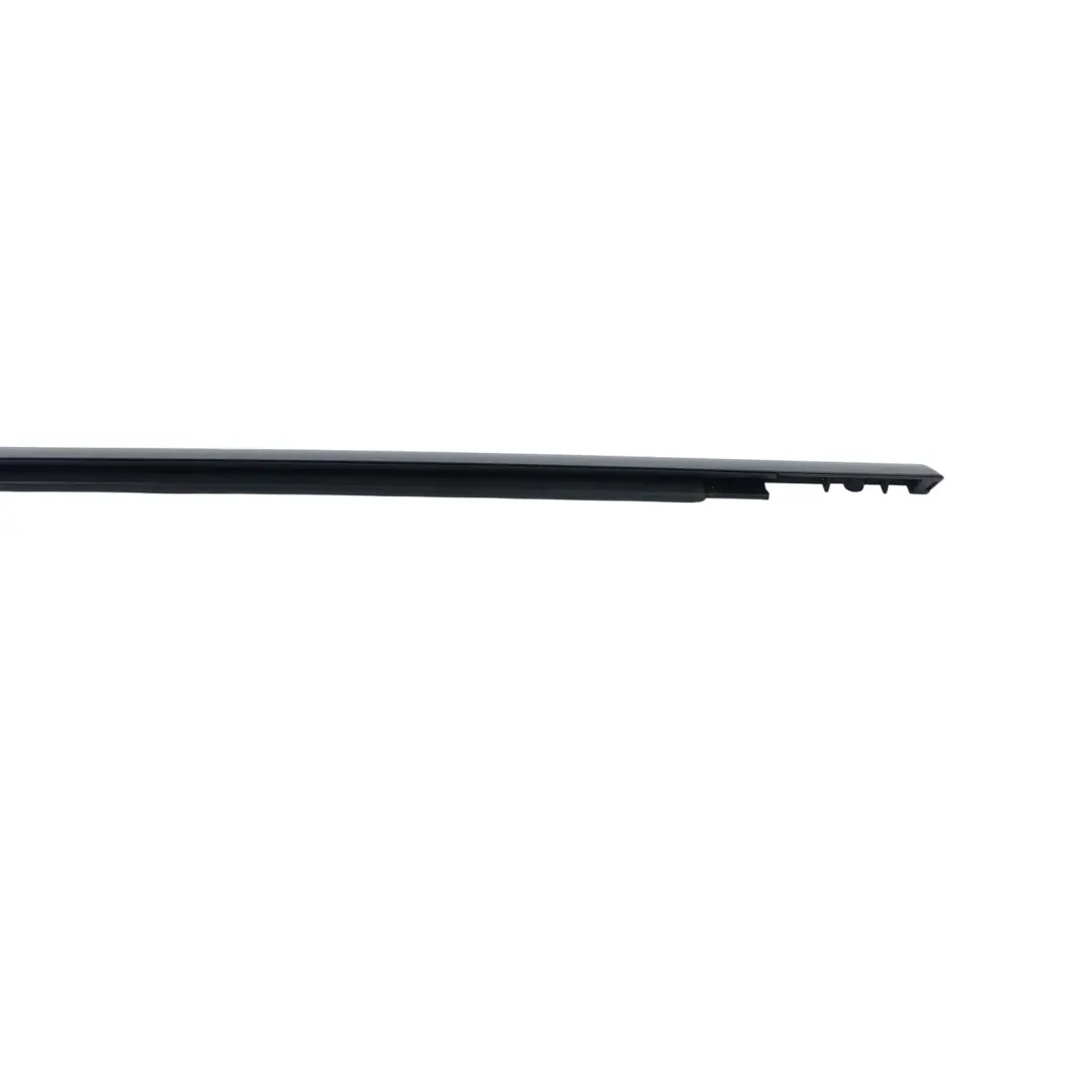Guarnizione Finestrino Porta Posteriore Destra DK62-25596-AA per Range Rover L494 con numero di parte LR043787 Range Rover L494 Guarnizione Finestrino Porta Posteriore Destra DK62-25596-AA - SKU LR043787 - Numero di parte LR043787
