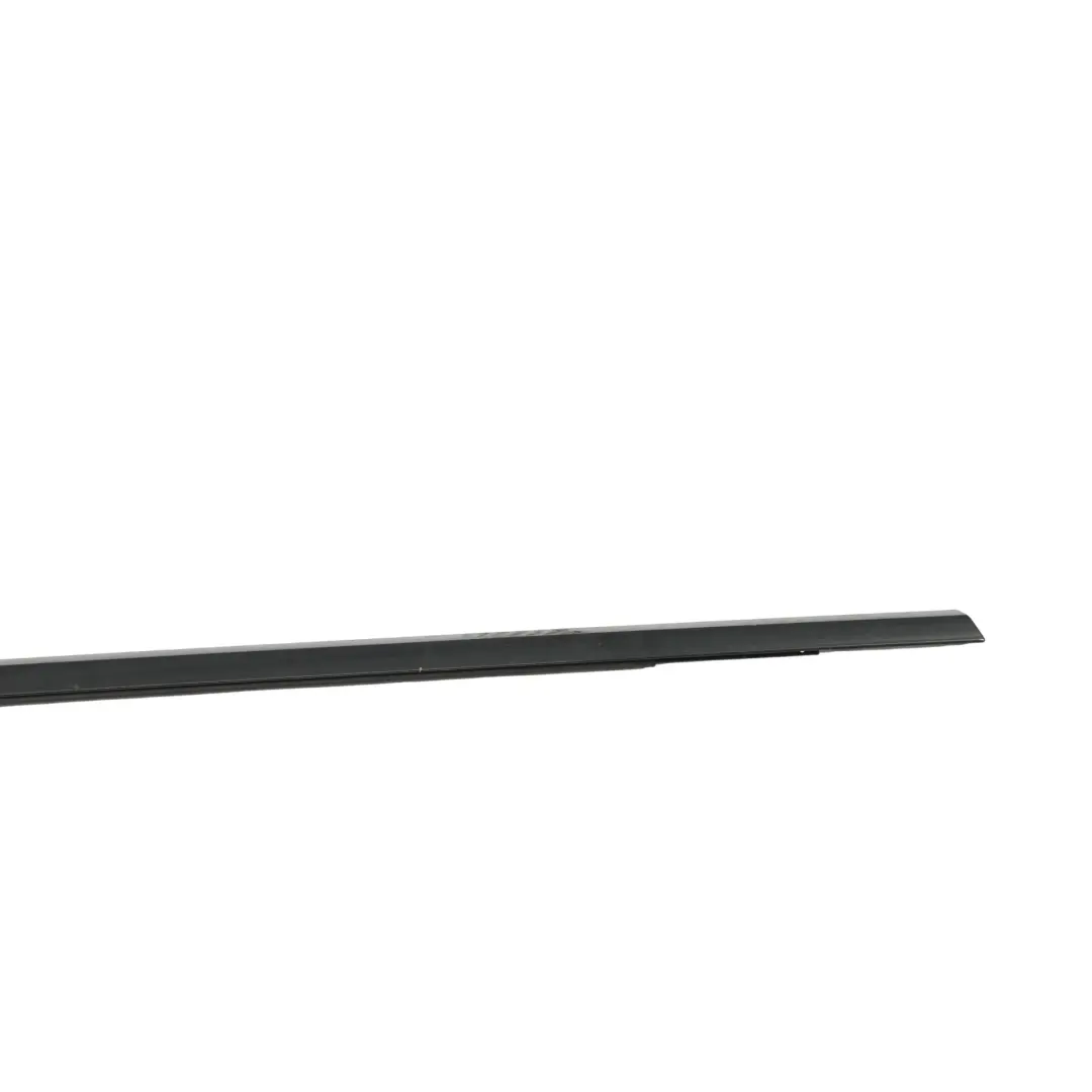 Modanatura Finestrino Porta Post Sx Nero DK62-25597-AA per Range Rover Sport L494 con numero di parte LR043788 Range Rover Sport L494 Modanatura Finestrino Porta Post Sx Nero DK62-25597-AA - SKU LR043788 - Numero di parte LR043788
