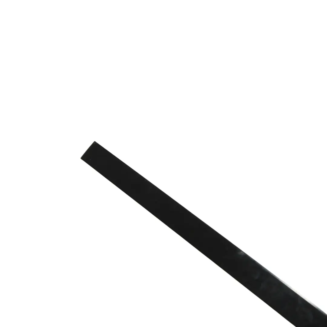 Moldura Ventana Trasera Izquierda DK62-255A61-A para Range Rover Sport L494 con número de pieza LR043790 Range Rover Sport L494 Moldura Ventana Trasera Izquierda DK62-255A61-A - SKU LR043790 - Número de pieza LR043790