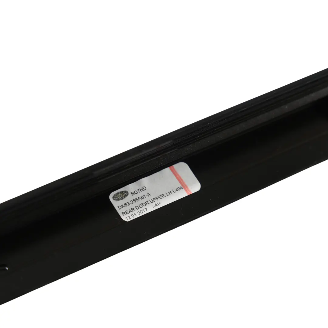 Range Rover Sport L494 Baguette Vitre Arrière Supérieure Gauche DK62-255A61-A - SKU LR043790 - Numéro de pièce LR043790