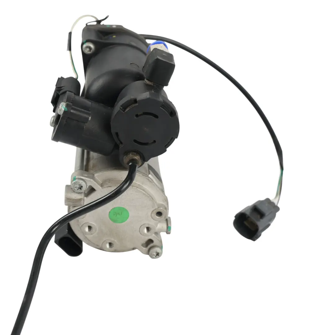 Suspension Leveling Compressor Pump to Land Rover Discovery 3 L319 Air with Part number LR044016 Land Rover Discovery 3 L319 Air Suspension Leveling Compressor Pump - SKU LR044016-3 - Part number LR044016
