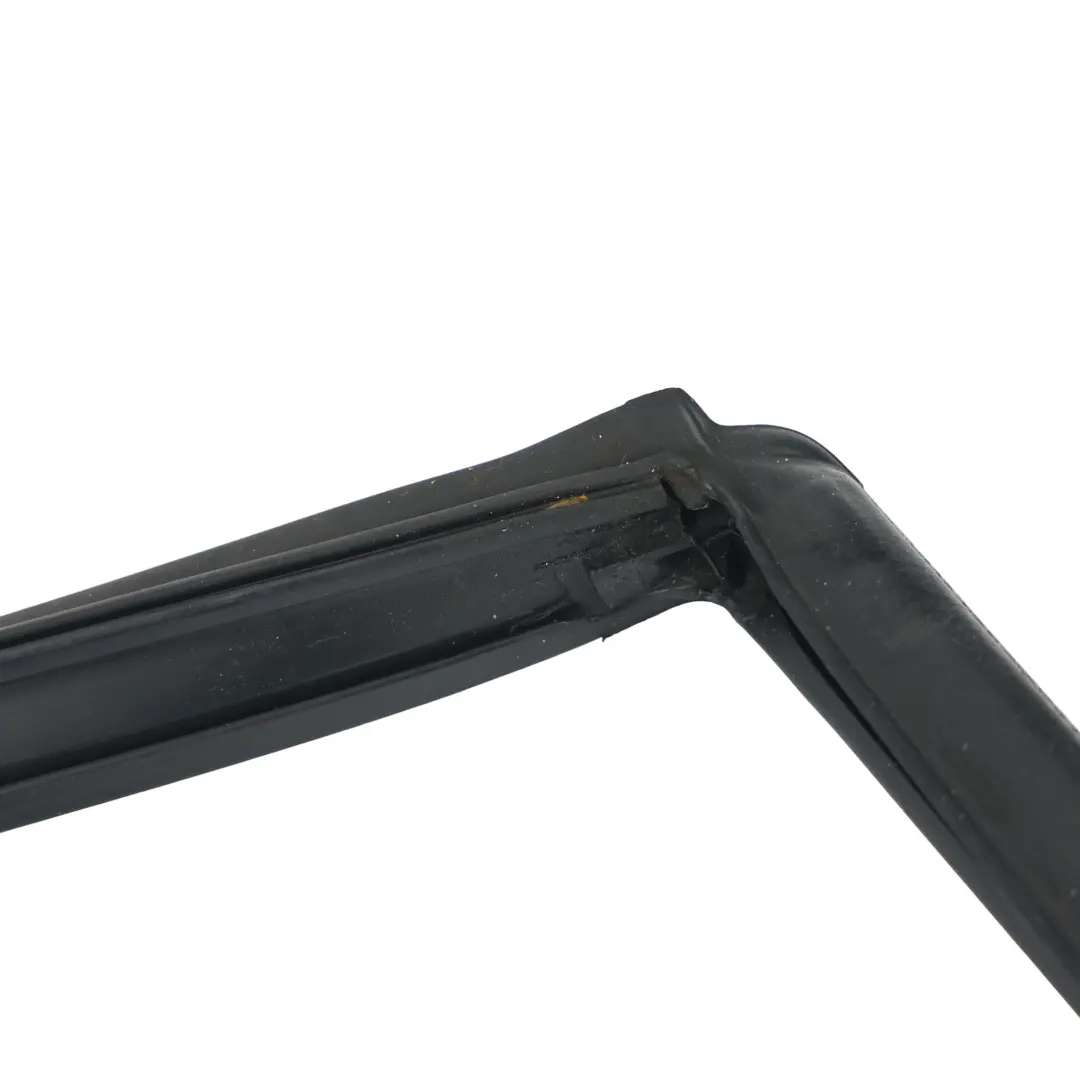 Guarnizione Porta Posteriore Destra BJ32-250A20-AD per Range Rover Evoque L551 con numero di parte LR052650 Range Rover Evoque L551 Guarnizione Porta Posteriore Destra BJ32-250A20-AD - SKU LR052650 - Numero di parte LR052650