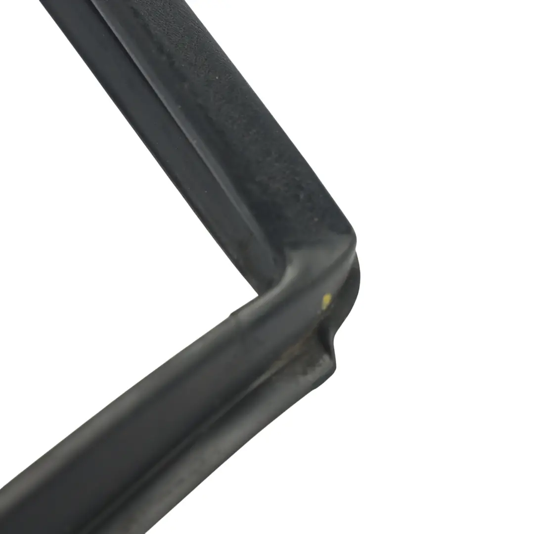 Guarnizione Porta Posteriore Destra BJ32-250A20-AD per Range Rover Evoque L551 con numero di parte LR052650 Range Rover Evoque L551 Guarnizione Porta Posteriore Destra BJ32-250A20-AD - SKU LR052650 - Numero di parte LR052650