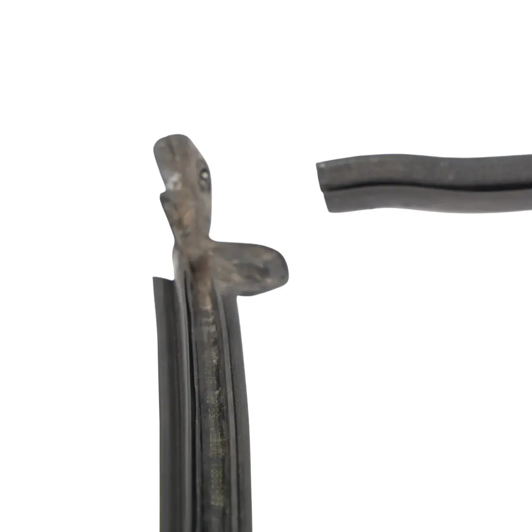 Door Upper Weatherstrip Gasket Seal Left N/S BJ32250A21AD to Range Rover L538 Rear with Part number LR052651 Range Rover L538 Rear Door Upper Weatherstrip Gasket Seal Left N/S BJ32250A21AD - SKU LR052651 - Part number LR052651