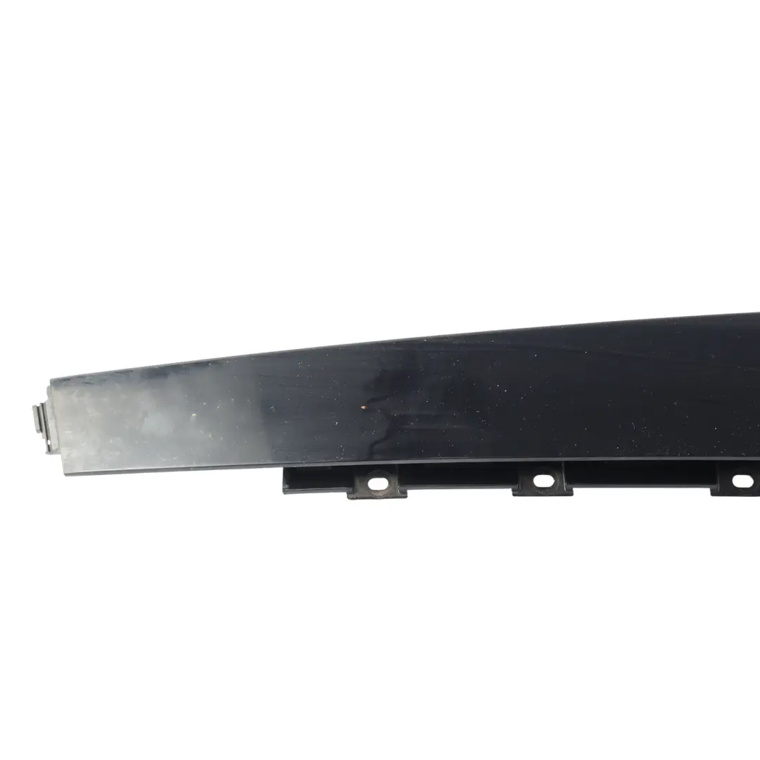 Modanatura Rivestimento Montante Esterno DK62-20555-AD per Land Rover Sport L494 con numero di parte LR076383 Land Rover Sport L494 Modanatura Rivestimento Montante Esterno DK62-20555-AD - SKU LR076383 - Numero di parte LR076383