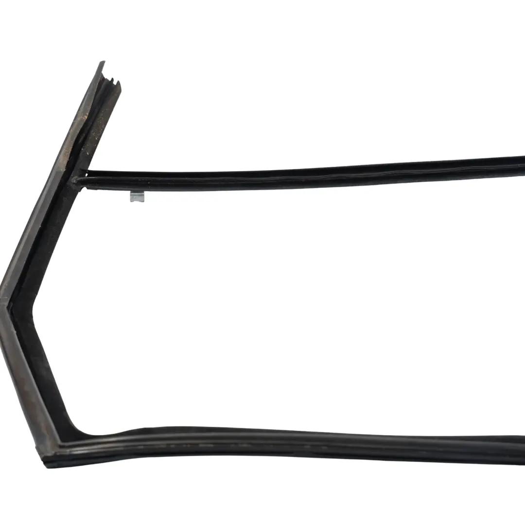 Joint Vitre Porte Arrière Gauche pour Range Rover Sport L494 à propos du numéro de pièce LR084159 Range Rover Sport L494 Joint Vitre Porte Arrière Gauche - SKU LR084159 - Numéro de pièce LR084159