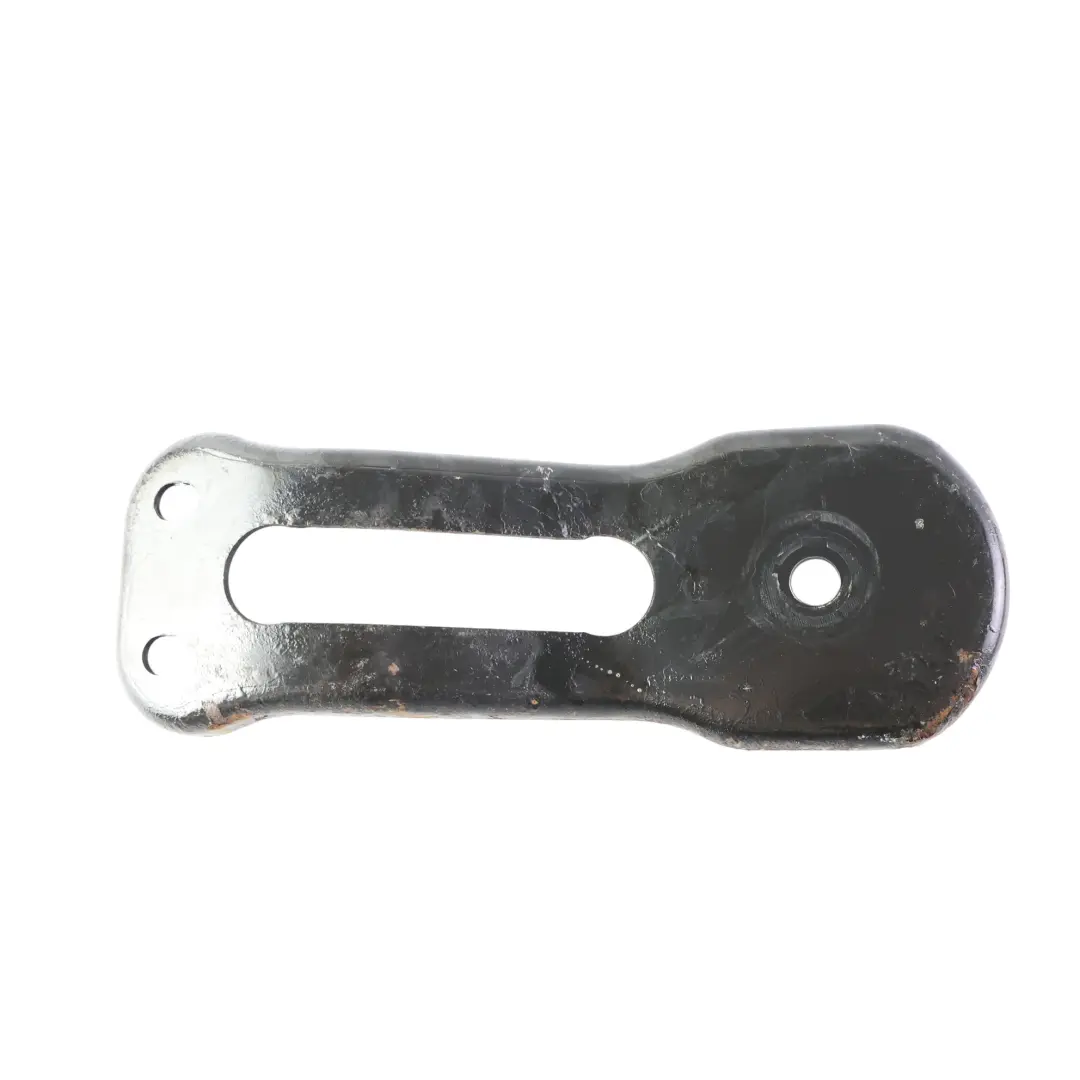 Support Fixation Berceau Arrière HK83-5C365-BD pour Range Rover Velar L560 à propos du numéro de pièce LR090449 Range Rover Velar L560 Support Fixation Berceau Arrière HK83-5C365-BD - SKU LR090449 - Numéro de pièce LR090449
