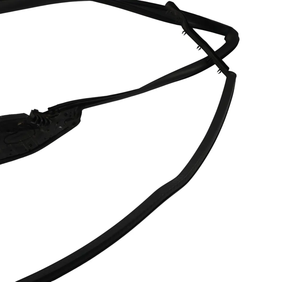 Górna Uszczelka Drzwi Gumowa Tylna Prawa do Range Rover Sport L494 o numerze LR099668 Range Rover Sport L494 Górna Uszczelka Drzwi Gumowa Tylna Prawa - SKU LR099668 - Numer Części LR099668