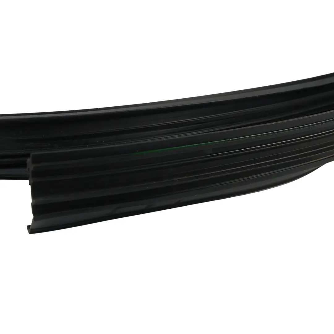 Door Window Frame Seal Rear Left N/S K8D2-21596-AC to Range Rover Evoque L551 with Part number LR114323 Range Rover Evoque L551 Door Window Frame Seal Rear Left N/S K8D2-21596-AC - SKU LR114323 - Part number LR114323