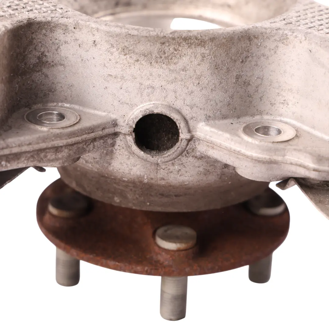 Hub Right O/S M8D2-5A968-AB to Range Rover Evoque L551 Rear Wheel with Part number LR139873 Range Rover Evoque L551 Rear Wheel Hub Right O/S M8D2-5A968-AB - SKU LR139873 - Part number LR139873