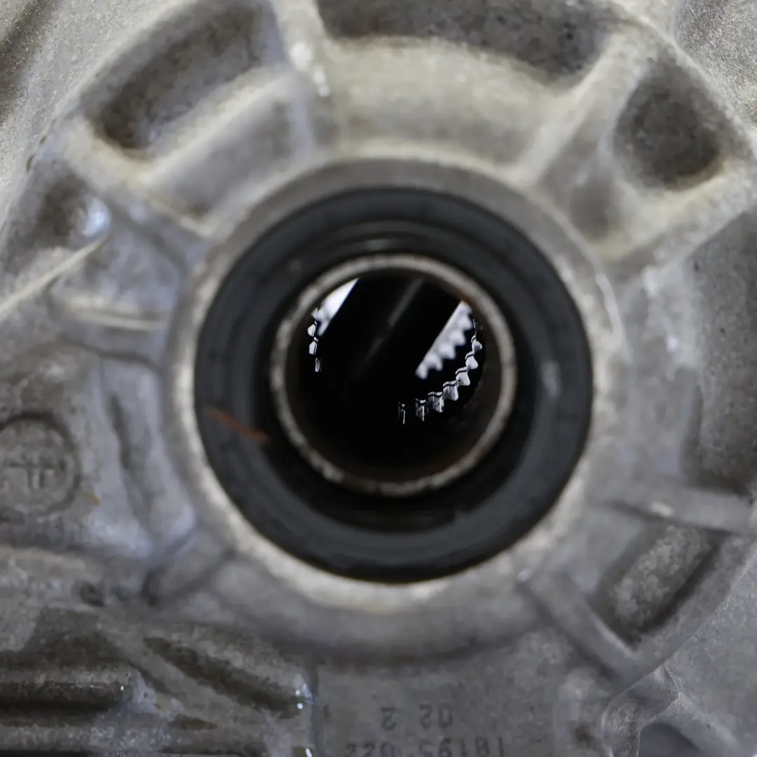 Differenziale Assale Anteriore HK83-3017-MB GARANZIE per Range Rover Velar L560 con numero di parte LR141867 Range Rover Velar L560 Differenziale Assale Anteriore HK83-3017-MB GARANZIE - SKU LR141867 - Numero di parte LR141867