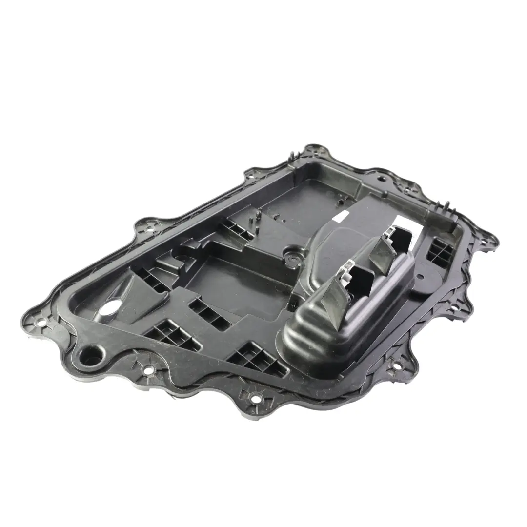 Range Rover L560 Wewnętrzna Obudowa Drzwi Tylnych Lewa - SKU LR142987 - Numer Części M8A2-24767-AD