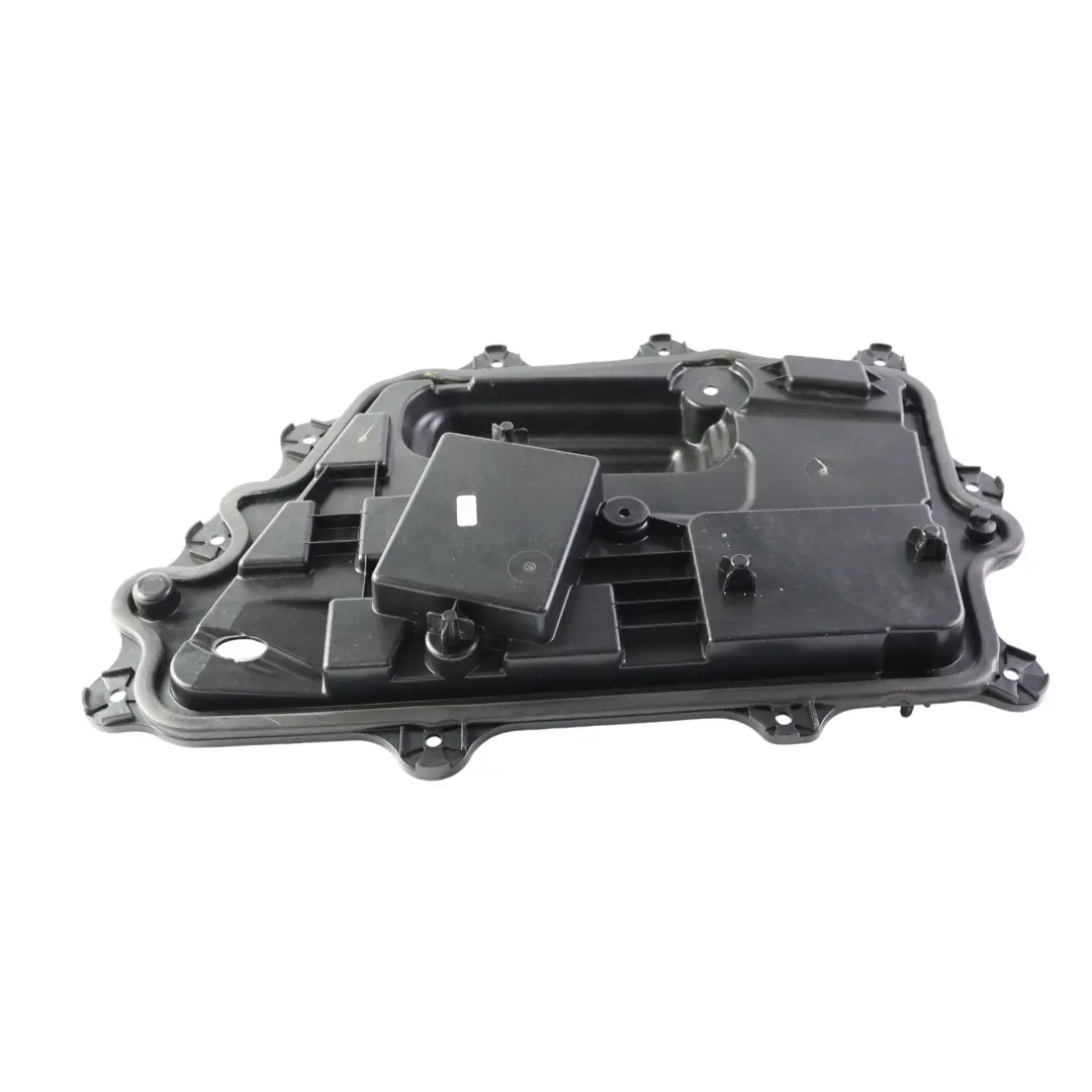 Range Rover L560 Wewnętrzna Obudowa Drzwi Tylnych Lewa - SKU LR142987 - Numer Części M8A2-24767-AD