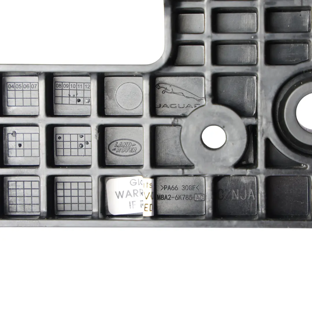 Range Rover Velar L560 Soporte Inferior Radiador Intercooler - SKU M8A2-6K785-AC - Número de pieza M8A2-6K785-AC