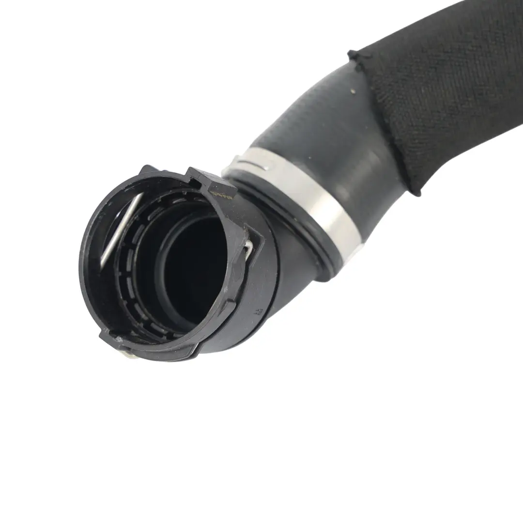 Tubo Linea Liquido Refrigerante 2.0 Diesel per Range Rover Velar L560 con numero di parte M8A2-8260-EB Range Rover Velar L560 Tubo Linea Liquido Refrigerante 2.0 Diesel - SKU M8A2-8260-EB - Numero di parte M8A2-8260-EB