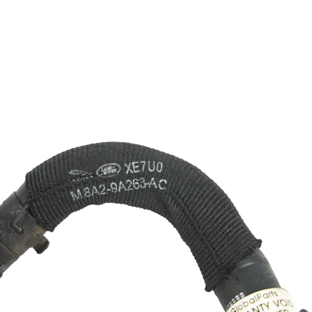 Tubo Manicotto Liquido Refrigerante per Land Rover Velar L560 con numero di parte M8A2-9A268-AC Land Rover Velar L560 Tubo Manicotto Liquido Refrigerante - SKU M8A2-9A263-AC - Numero di parte M8A2-9A268-AC
