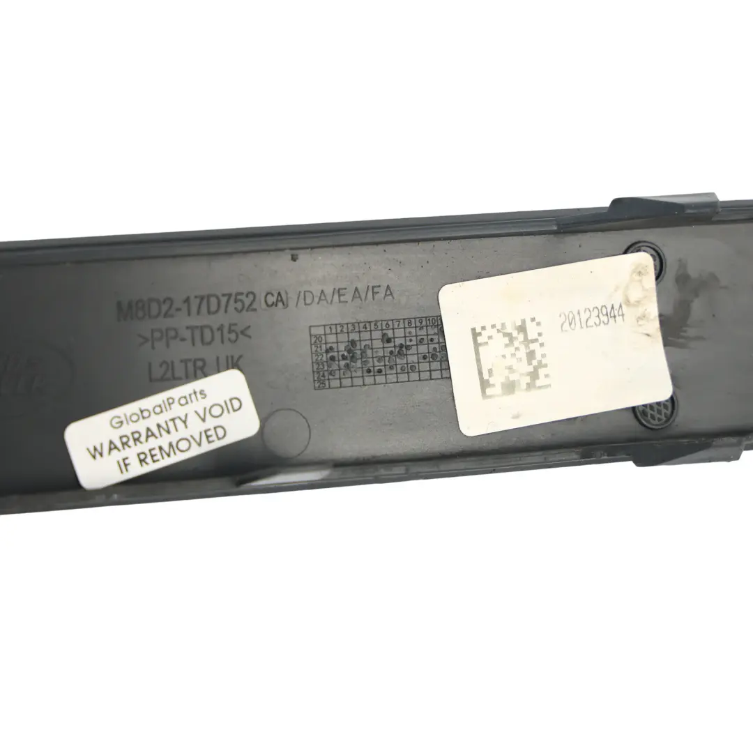 Land Rover Evoque L551 Stoßstange Hinten Zierleiste Rechts - SKU M8D2-17D752-CA - Teilenummer M8D2-17D752-CA