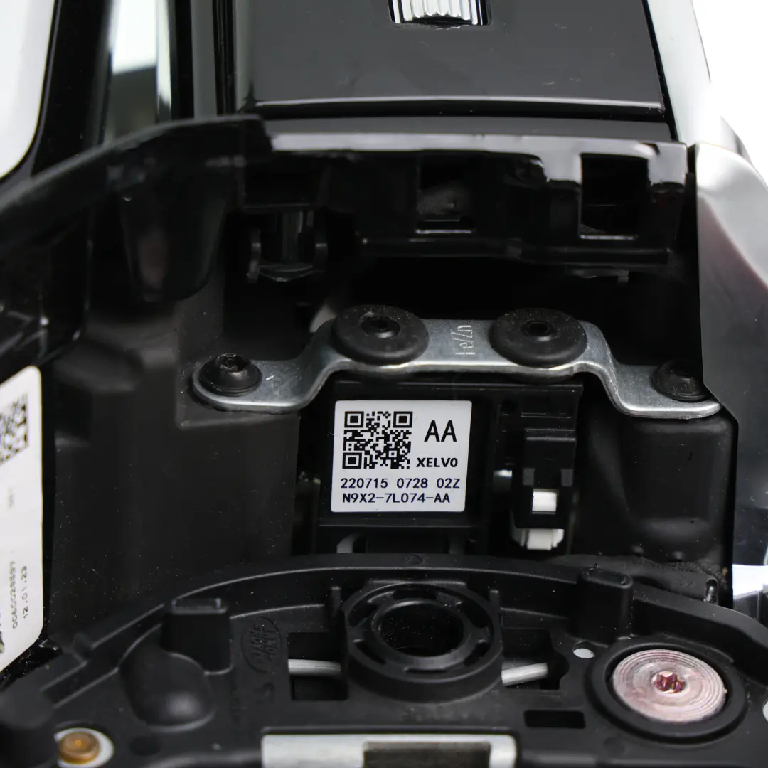 Lenkrad Schaltwippe für Land Rover Discovery L550 mit Teilenummer P8D2-3F563-FA Land Rover Discovery L550 Lenkrad Schaltwippe - SKU P8D2-3F563-FA - Teilenummer P8D2-3F563-FA