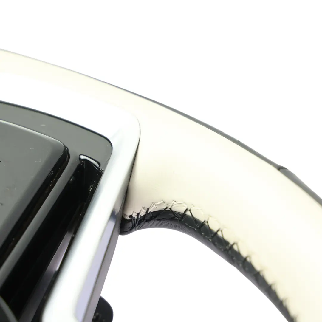 Levas Cambio Volante para Land Rover Discovery L550 con número de pieza P8D2-3F563-FA Land Rover Discovery L550 Levas Cambio Volante - SKU P8D2-3F563-FA - Número de pieza P8D2-3F563-FA