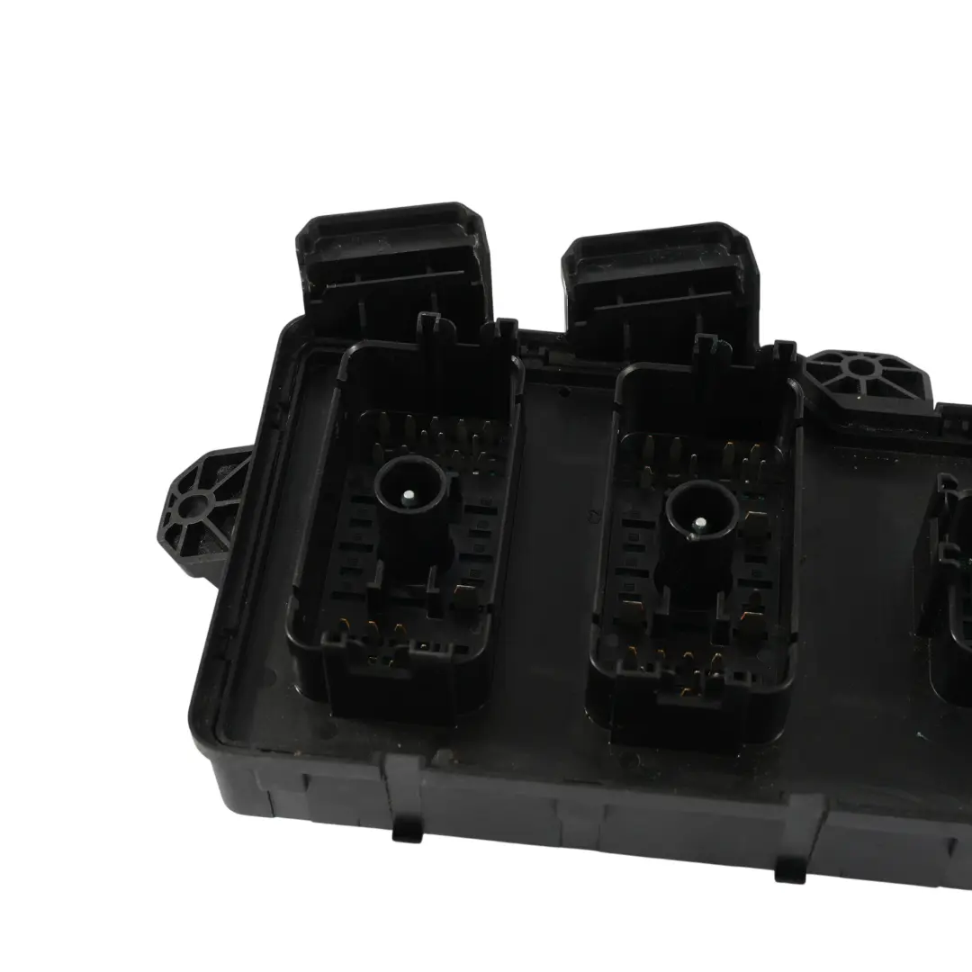 Range Rover Evoque L551 Skrzynka Bezpieczników 204DTY Diesel - SKU R8D2-14A073-AA - Numer Części R8D2-14A073-AA