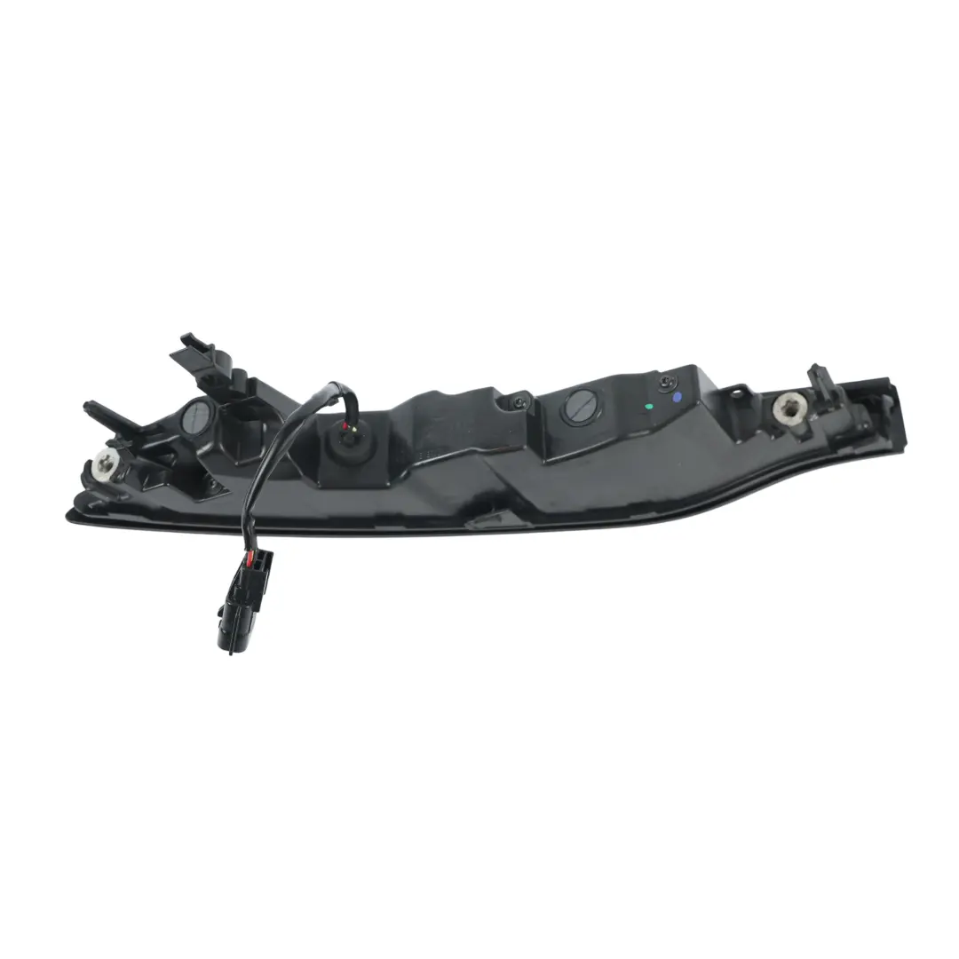 Land Rover Range Rover Evoque L551 Luz Antiniebla Trasera Derecha R8D2-15K272-A - SKU R8D2-15K272-AB - Número de pieza R8D2-15K272-AB