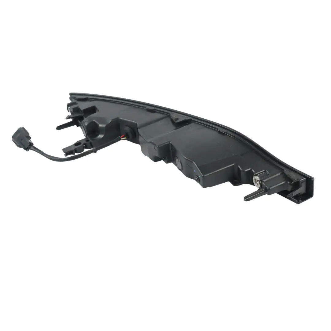 Land Rover Range Rover Evoque L551 Feu Brouillard Arrière Gauche - SKU R8D2-15K273-AB - Numéro de pièce R8D2-15K273-AB