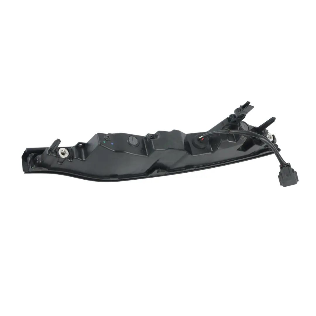 Land Rover Range Rover Evoque L551 Feu Brouillard Arrière Gauche - SKU R8D2-15K273-AB - Numéro de pièce R8D2-15K273-AB