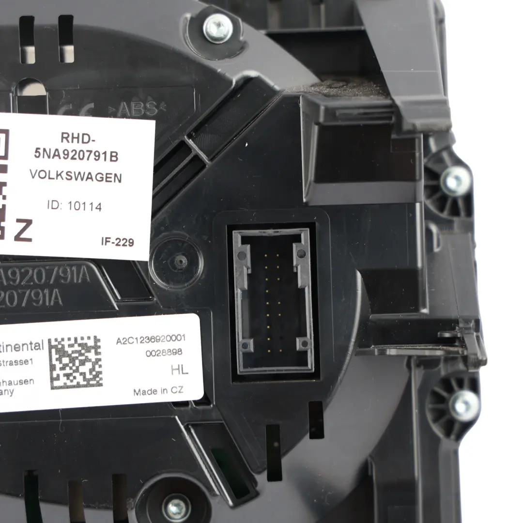 VW Tiguan Mk2 Virtual Instrument Cluster Clocks Automatic Diesel - SKU 5NA920791B - Part number 5NA920791B