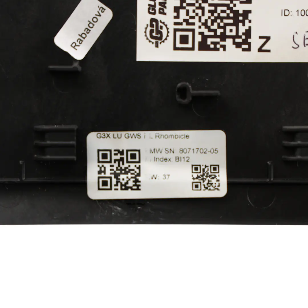 Centre Console Cover BMW G30 G31 Gear Selector Trim Frame Alu Rhombicle to with Part number 8071702 Centre Console Cover BMW G30 G31 Gear Selector Trim Frame Alu Rhombicle - SKU RHD-8071702-1 - Part number 8071702
