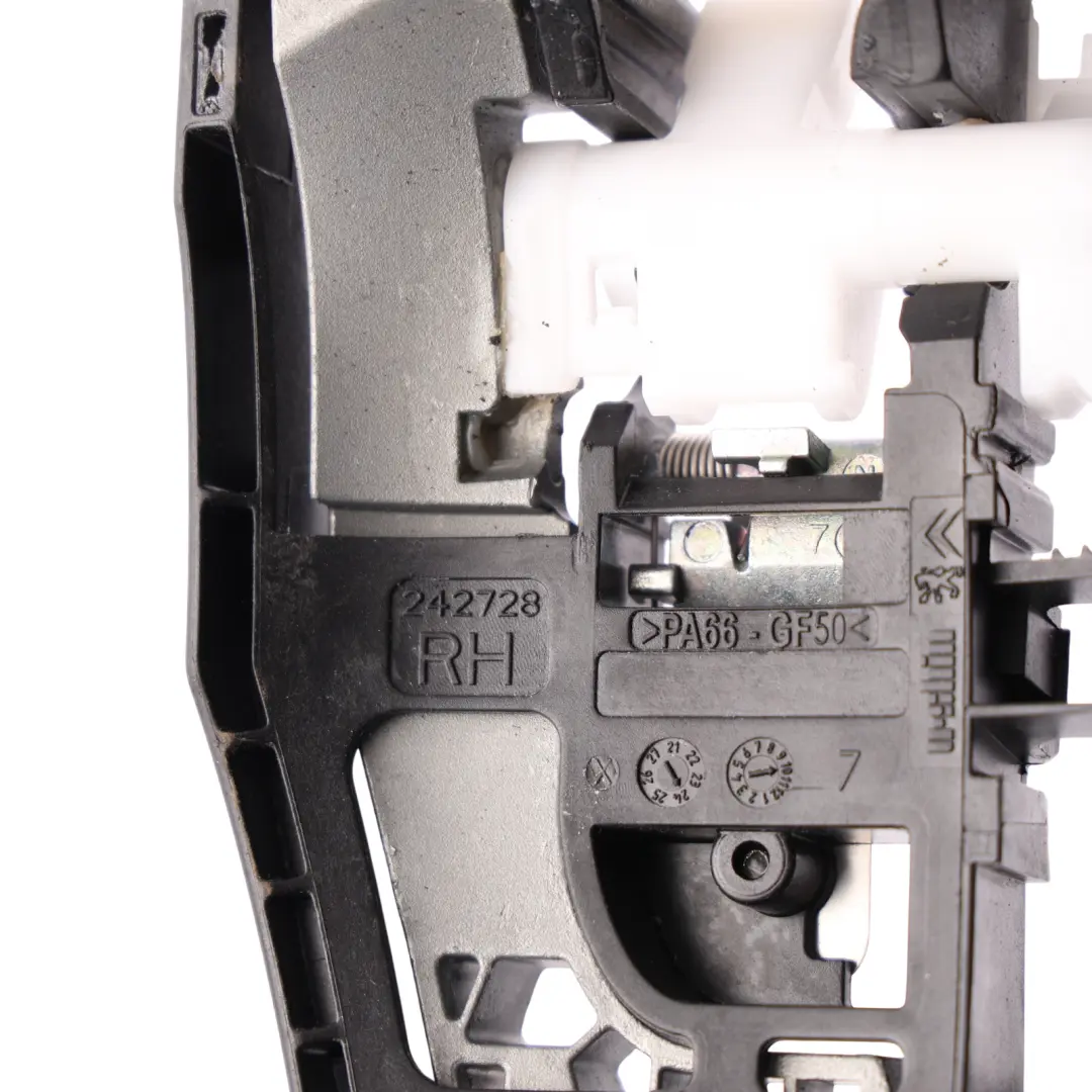 Peugeot 208 308 Door Exterior Handle Mounting Bracket Front Right O/S 9686433680 - SKU RHD-9109F5 - Part number 9109F5