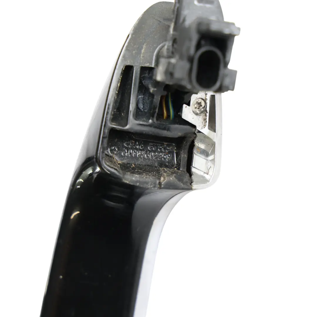 Door Exterior Handle Front Right O/S Black - 040 to Mercedes W205 with Part number A0997604801 Mercedes W205 Door Exterior Handle Front Right O/S Black - 040 - SKU RHD-A0997604801-BLA - Part number A0997604801
