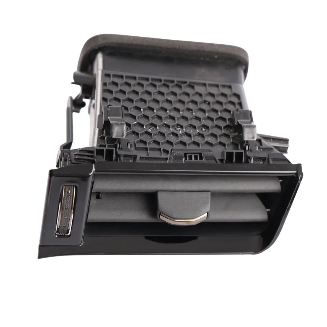 Range Rover Evoque L551 Center Dash Air Vent AC Grille Right O/S P8D2-014L21-C - SKU RHD-R8D2-01412-AB - Part number R8D2-01412-AB
