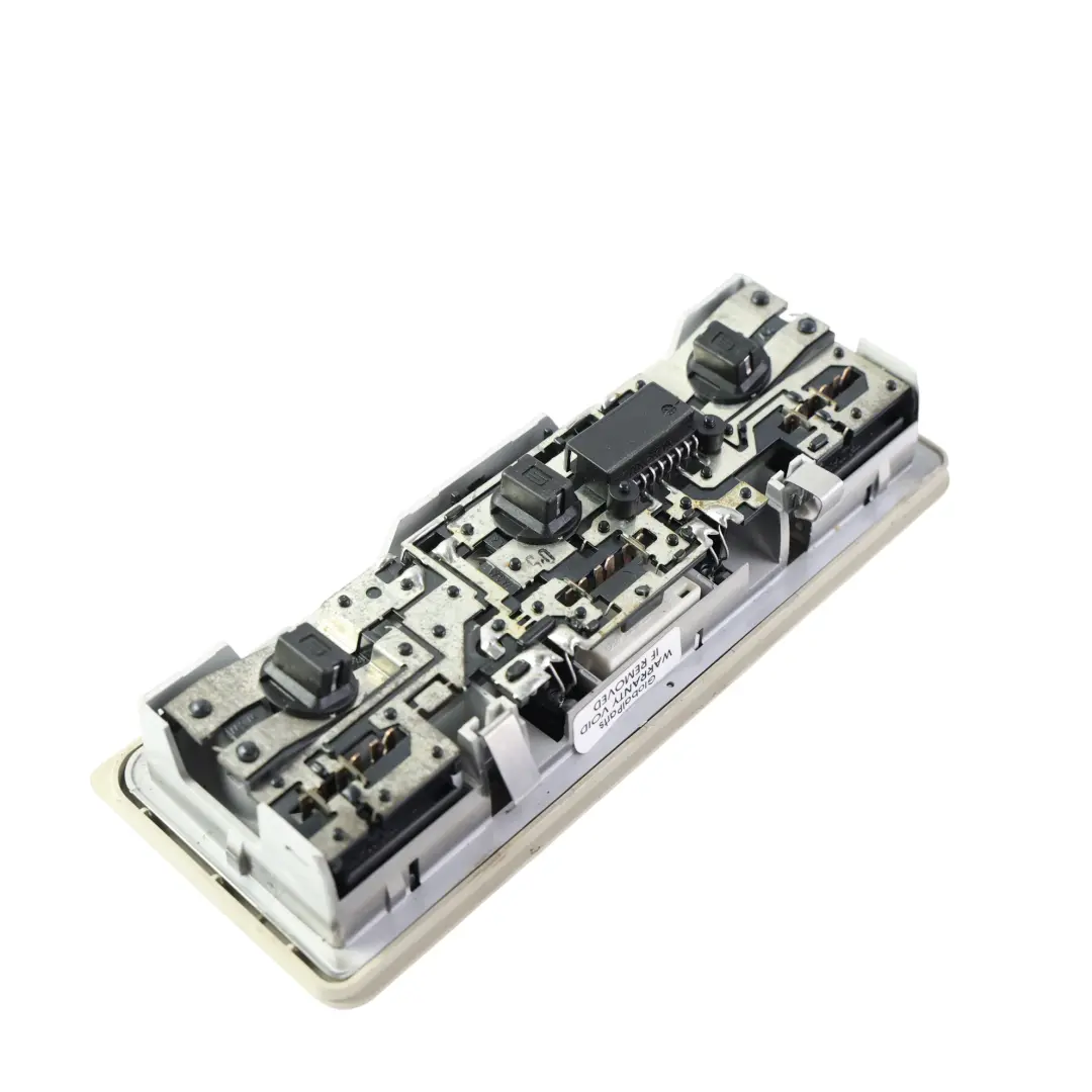 Luce Lettura Interna Lampada Cortesia Avorio per Range Rover L322 con numero di parte XDM000041NUG Range Rover L322 Luce Lettura Interna Lampada Cortesia Avorio - SKU XDM000041NUG - Numero di parte XDM000041NUG