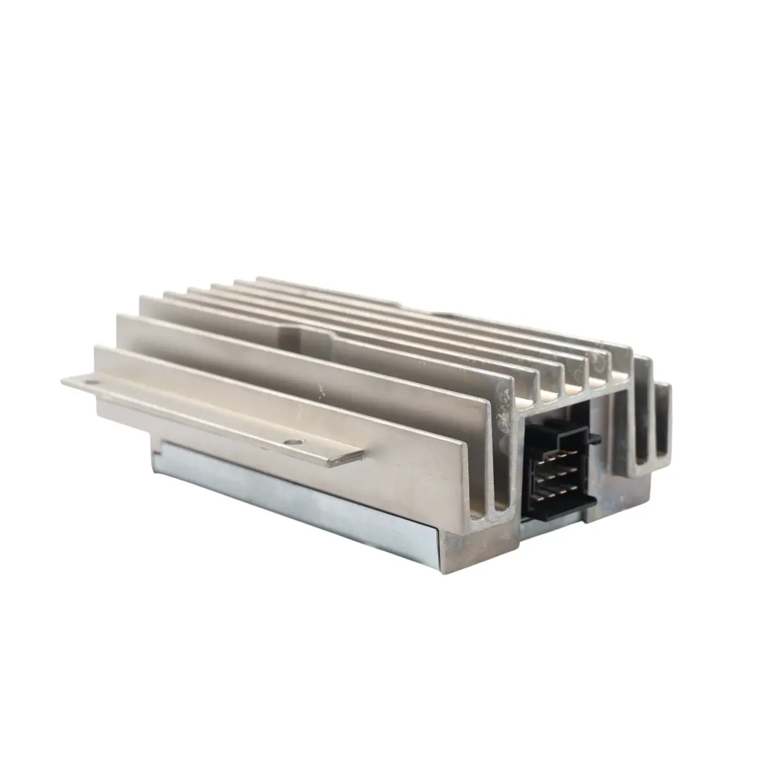 Wzmacniacz Harman Kardon Logic7 do Land Rover Range Rover Vogue L322 o numerze XQK500070 Land Rover Range Rover Vogue L322 Wzmacniacz Harman Kardon Logic7 - SKU XQK500070 - Numer Części XQK500070