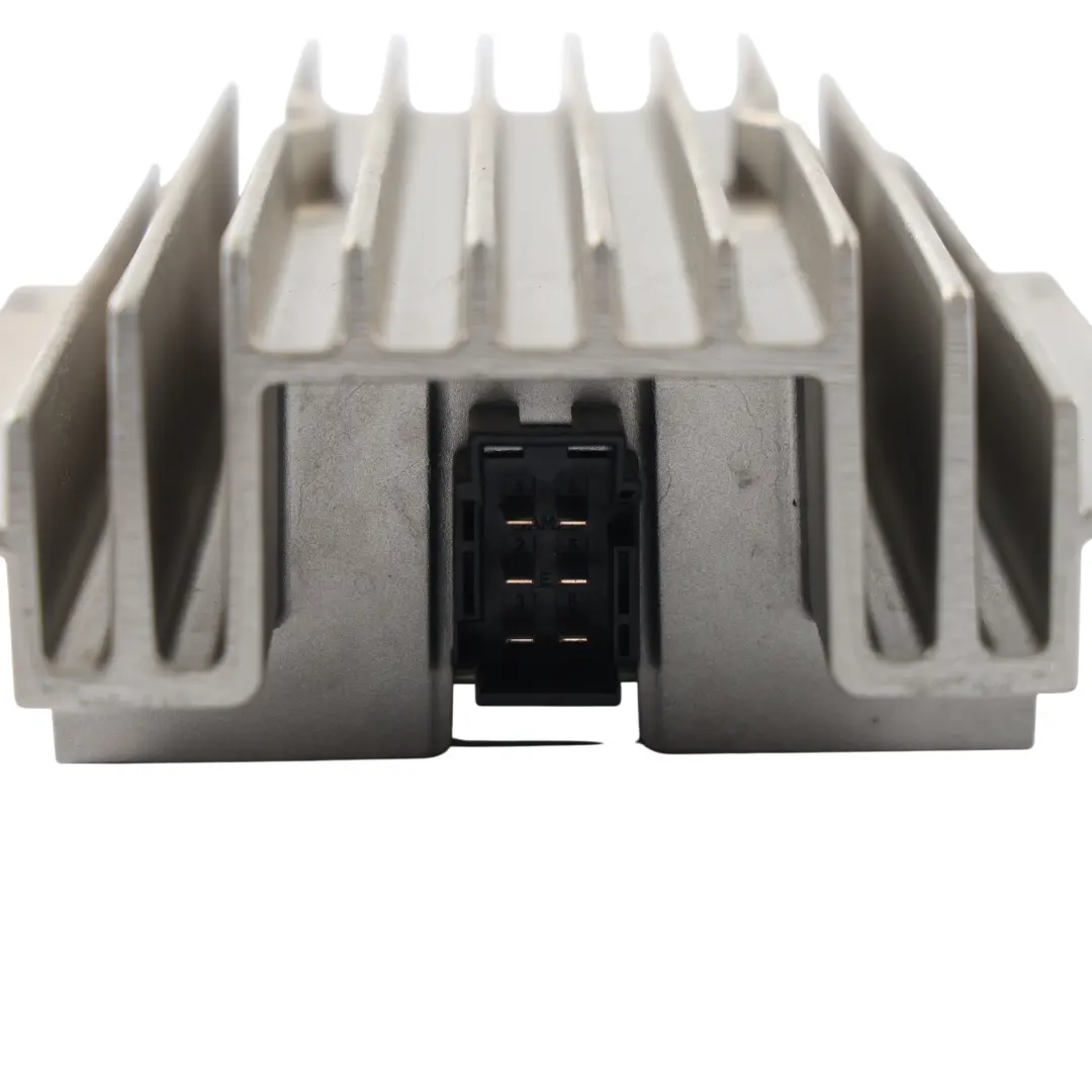 Wzmacniacz Harman Kardon Logic7 do Land Rover Range Rover Vogue L322 o numerze XQK500070 Land Rover Range Rover Vogue L322 Wzmacniacz Harman Kardon Logic7 - SKU XQK500070 - Numer Części XQK500070