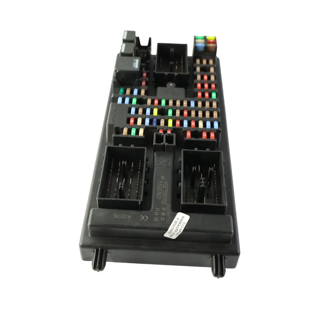 Caja Fusibles Interior BCU para Range Rover Sport L320 Discovery 3 con número de pieza YQE500350 Range Rover Sport L320 Discovery 3 Caja Fusibles Interior BCU - SKU YQE500350 - Número de pieza YQE500350