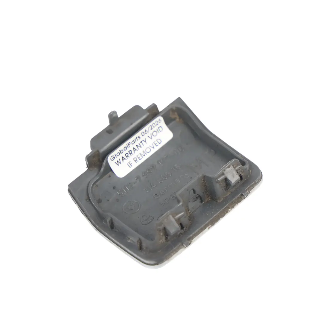Tapa Gancho Remolque Trasero Parachoques Titansilber 354 para BMW E61 con número de pieza 0397280 BMW E61 Tapa Gancho Remolque Trasero Parachoques Titansilber 354 - SKU 0397280-TS - Número de pieza 0397280
